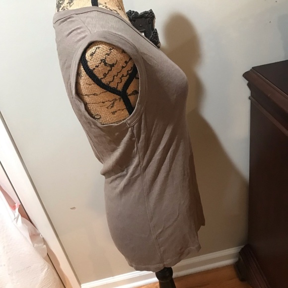 ▪️PARAPHRASE Tank - Picture 3 of 6